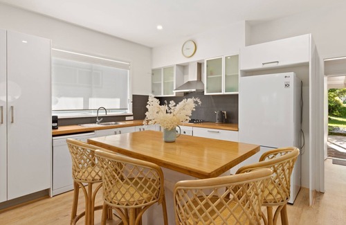 Huskisson House | Husky Beach House by Experience Jervis Bay