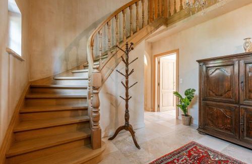 Bavikhove House | Huswell - Authentic Serene Vacation Hideaway with Pond