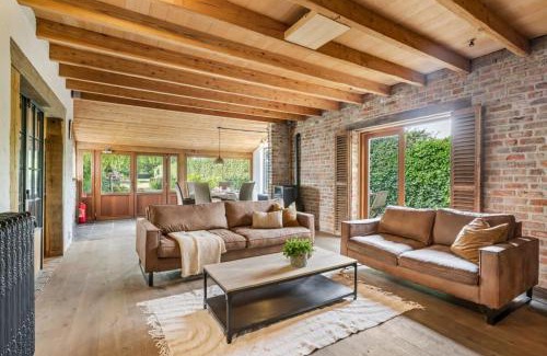 Oostkamp House | Huswell - Authentic vacation home 'De Blauwe Kroon'
