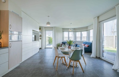 Nieuwmunster Apartment | Huswell - Bright apartment with large sunny garden