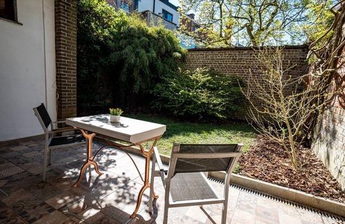 Strop House | Huswell - Chic Studio with Garden in Central Ghent