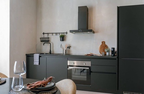 Zurenborg Apartment | Huswell - Industrial apartment with terrace