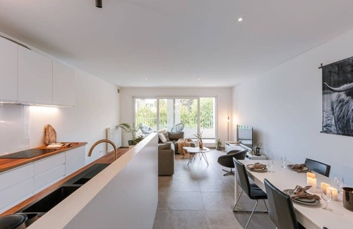 Kortrijk Apartment | Huswell - Spacious apartment in Kortrijk