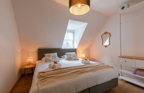 Sint-Andries Hotel | Huswell - Two guest-rooms in stylish villa - free bikes