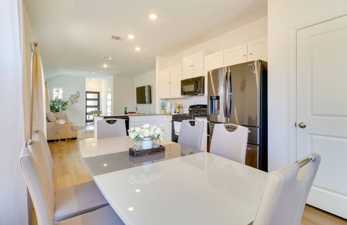 Hutto House | Hutto Getaway w/Yard, 9 Mi to Lake Pflugerville!