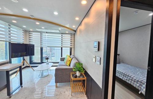 Hwagok-dong Apartment | Hwagok Station - Two room, Sunshine