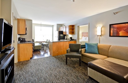 Warrenville Hotel | HYATT house Chicago/Naperville/Warrenville
