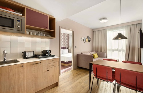 Roissy-en-France Hotel | Hyatt House Paris Charles de Gaulle Airport