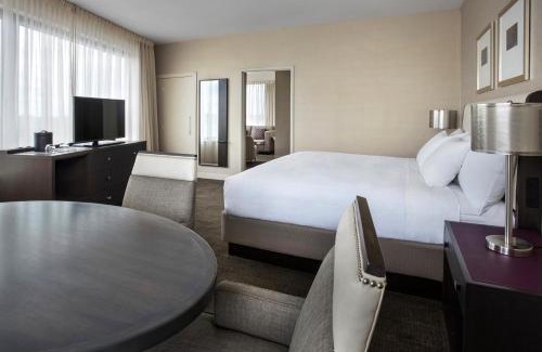 Joffre Hotel | Hyatt Regency Pittsburgh International Airport