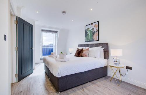 Town Apartment | Hybrid Resi - London, Fulham near Chelsea and Putney