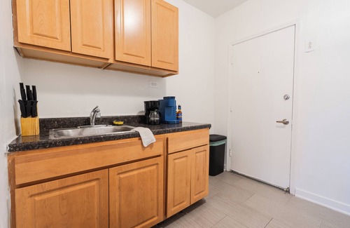Hyde Park Apartment | Hyde Park Chic 1BR Prime Location Near University of Chicago