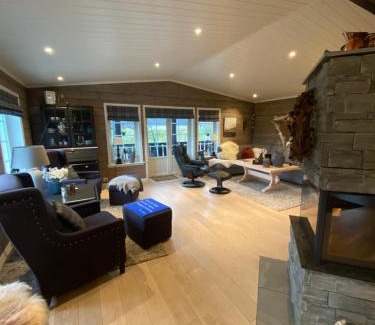 Stryn House | Hydlatun Panorama