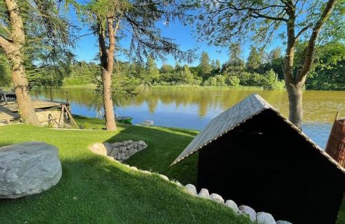 Egedal Kommune House | Hyggelig sommerhus. med udsigt, til vand fra senge