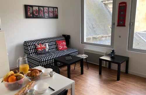 Centre Ancien Apartment | HYPER CENTRE - WIFI FIBRE GRATUIT - JERGWELOH - Le Londonien