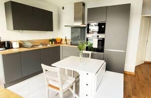 Orleans House | Hypercentre Maison Duplex Avec Jardin & Parking Privé