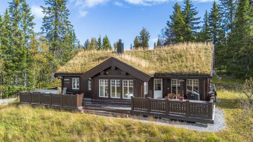 Nord-Aurdal House | HYTTEEVENTYR I VALDRES MED JACUZZI, 5 soverom, alpinbakke og skiløyper like ved!