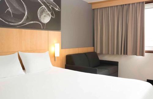 Thielle-Wavre Hotel | ibis 3 Lacs Neuchâtel