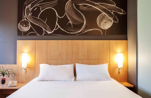 Cornella de Llobregat Hotel | ibis Barcelona Cornella