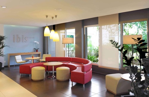 Cornella de Llobregat Hotel | ibis Barcelona Cornella