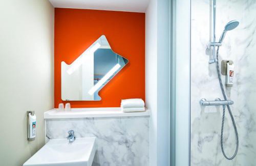 Zestienhoven Hotel | ibis budget Rotterdam The Hague Airport