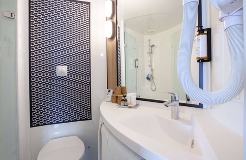 La Glacerie Hotel | ibis Cherbourg La Glacerie