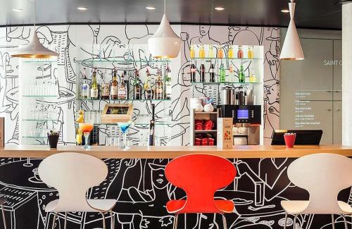 Montigny-le-Bretonneux Hotel | ibis Saint Quentin en Yvelines - Vélodrome
