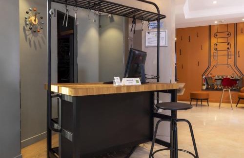 Bourg-la-Reine Hotel | ibis Styles Bourg La Reine