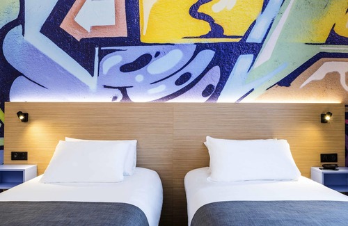 Clamart Hotel | ibis Styles Clamart Gare Grand Paris