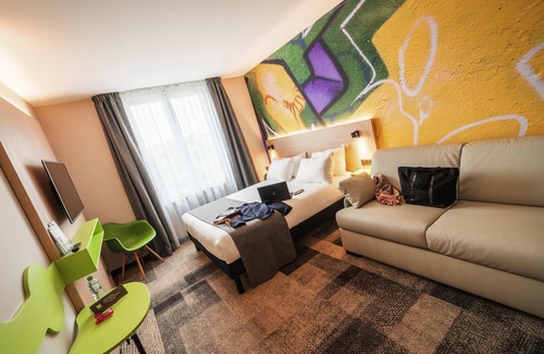 Clamart Hotel | ibis Styles Clamart Gare Grand Paris