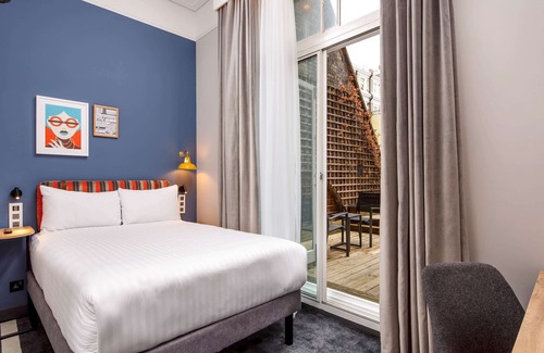 Queen's Gate House | ibis Styles London Gloucester Road