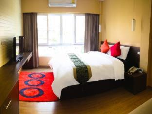 Bang Rak Hotel | iCheck inn Gems Center Silom