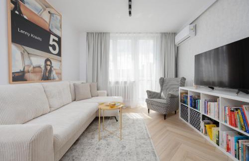Muranow Apartment | Iconic City View by Solarento