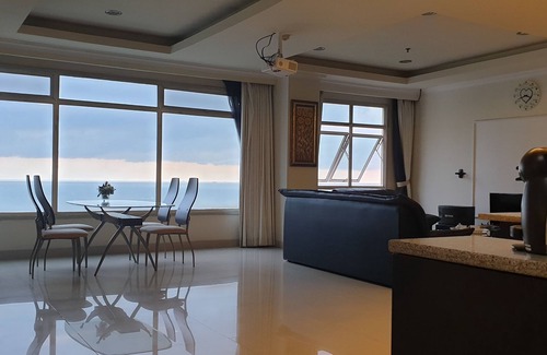 Old Jakarta Apartment | Luxury Sea View Serviced Apartment With Balconies
