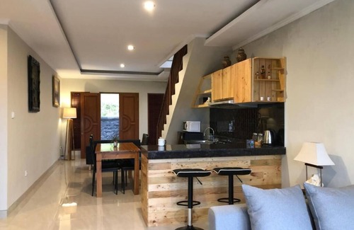 Bedugul Cabin | BUYAN LODGE 3-bedroom lodge in marvelous Lake Buyan