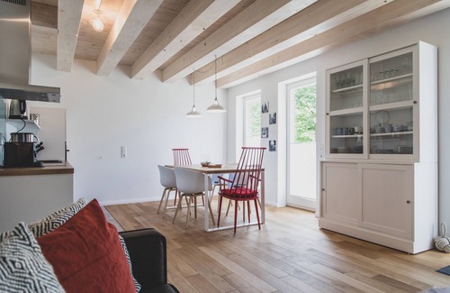 Upleward Apartment | "Ideal family vacation: Comfortable vacation apartment with garden near the sea"