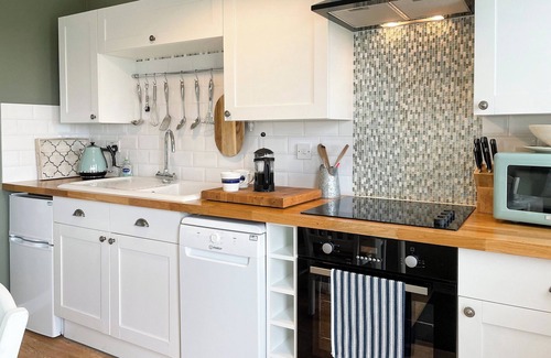 Happisburgh Cottage | Ideal for couples wishing to enjoy a beach holiday or discover The Broads.