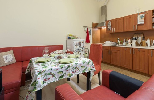 Lagymanyos Apartment | Ideal for solo travellers near Danube river and Citadel