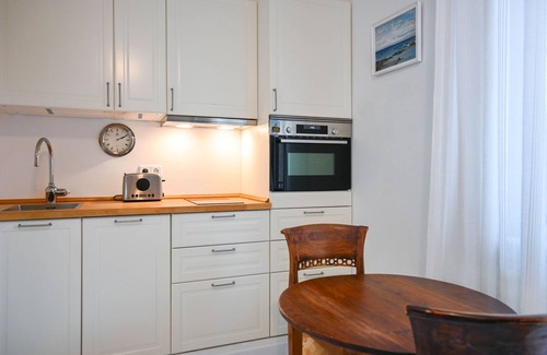 Arroyo de la Vega Apartment | Ideal Home: Cozy Space in Alcobendas with Private Terrace