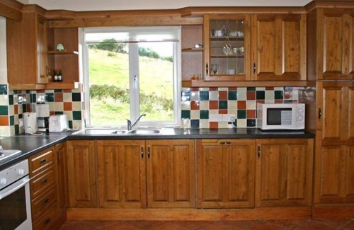 Tullycross Apartment | Ideal House for families with sea views