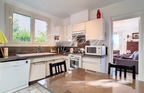 Osseja House | Ideal house for family 8 people near spain with garden garage and wifi