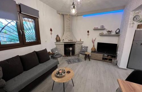 Vlachiana House | Ideal House with Private Pool & Parking