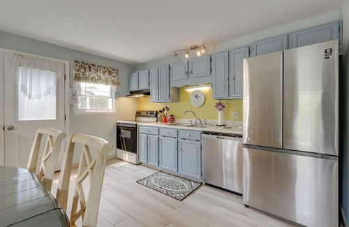 Narragansett House | Ideal Narragansett Location w/Furnished Deck!