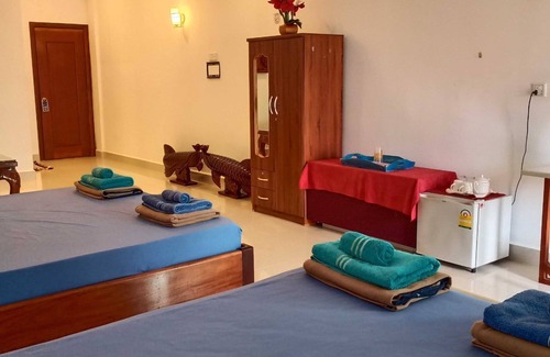 Mittakpheap Bed & Breakfast | IDEAL POUR LES FUMEURS Chambre avec balcon. Tout peut se faire a pied
