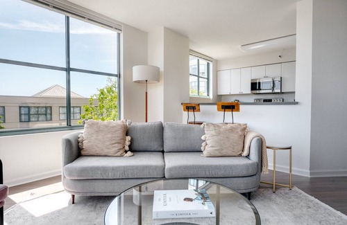South Beach Apartment | Ideal South Beach 2BR w/Pool, Tennis, Spa, by Blueground
