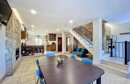 Nossa Senhora da Anunciada House | Ideal vacation home for families. 5 minutes from the wonderful Arrábida beaches
