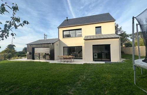 Saint-Lunaire Villa | IDEAL - Villa, jaccuzi & jardin privé - 1 à 11 personnes - proche plage & bourg