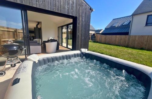 Saint-Lunaire Villa | IDEAL - Villa, jaccuzi & jardin privé - 1 à 11 personnes - proche plage & bourg
