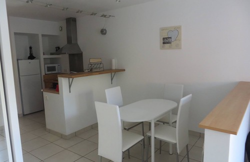 Clairvaux-les-Lacs Apartment | Ideally located apartment with terrace 10 minutes from the beach