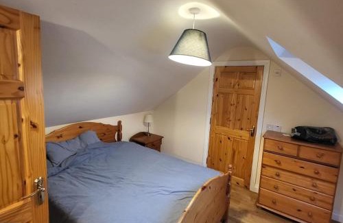Newport House | Ideally located Country Cottage