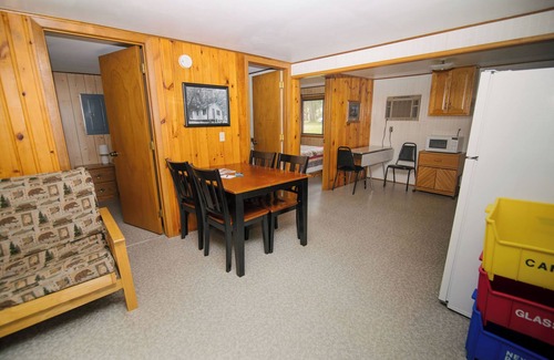 Richmond Cabin | Idle Hour, a 2 BR lakefront cabin nestled in family-friendly Riverside Resort